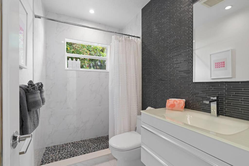 Waterfront-Heated Pool-Mini Golf-Game Room-2Mi Beach Fort Lauderdale Ngoại thất bức ảnh